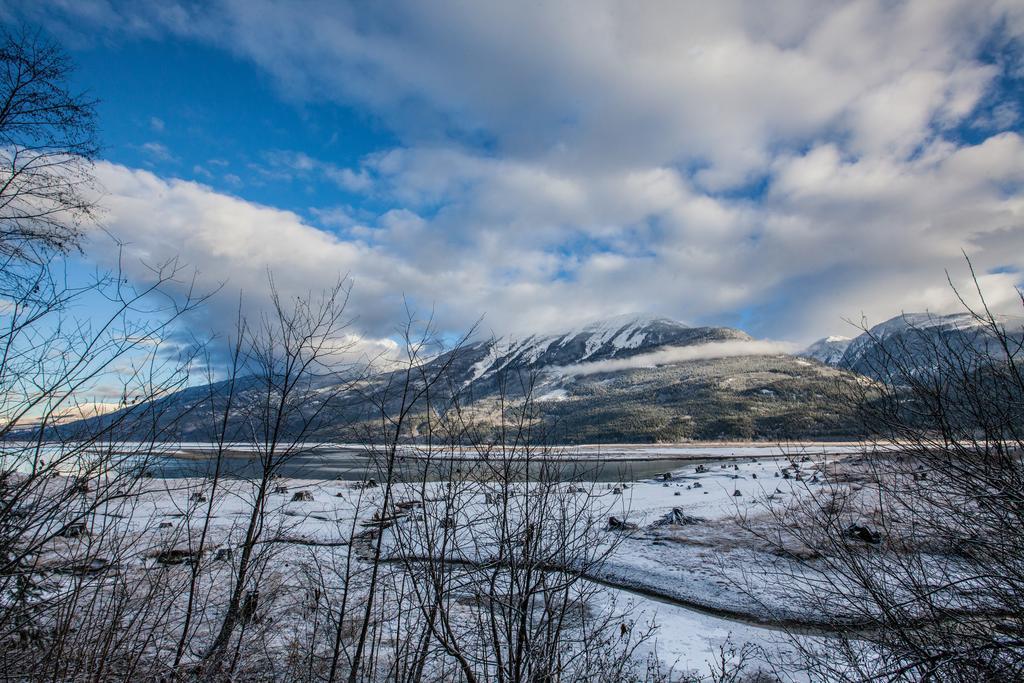 Mulvehill Creek Wilderness Inn And Wedding Chapel Revelstoke Exterior foto