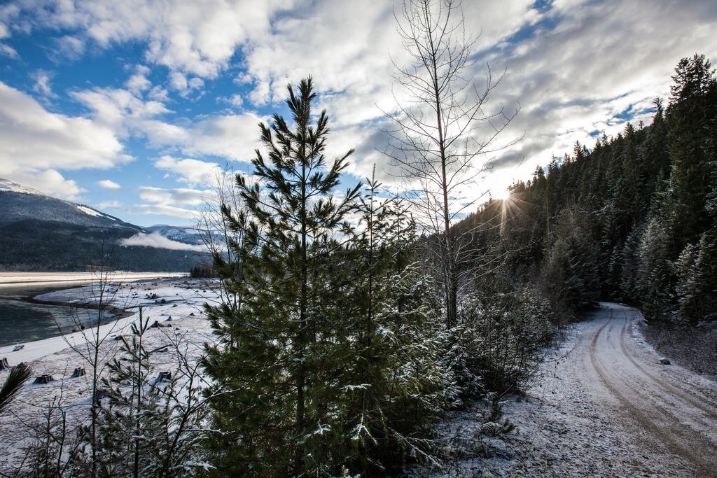 Mulvehill Creek Wilderness Inn And Wedding Chapel Revelstoke Exterior foto