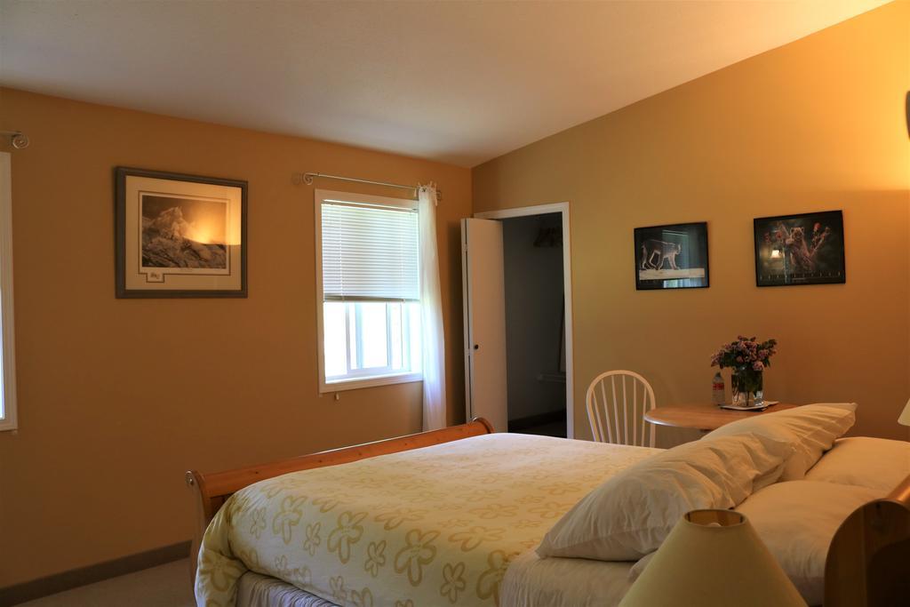 Mulvehill Creek Wilderness Inn And Wedding Chapel Revelstoke Exterior foto