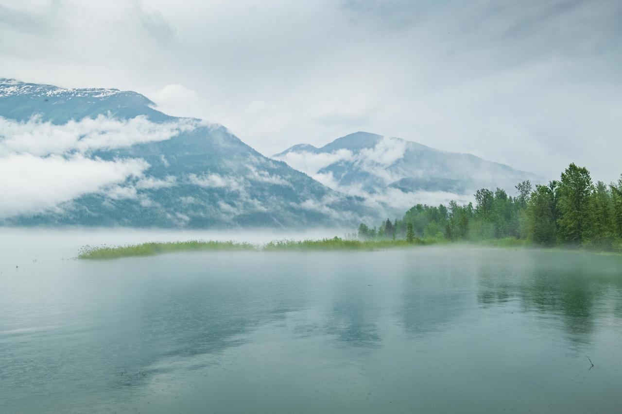 Mulvehill Creek Wilderness Inn And Wedding Chapel Revelstoke Exterior foto