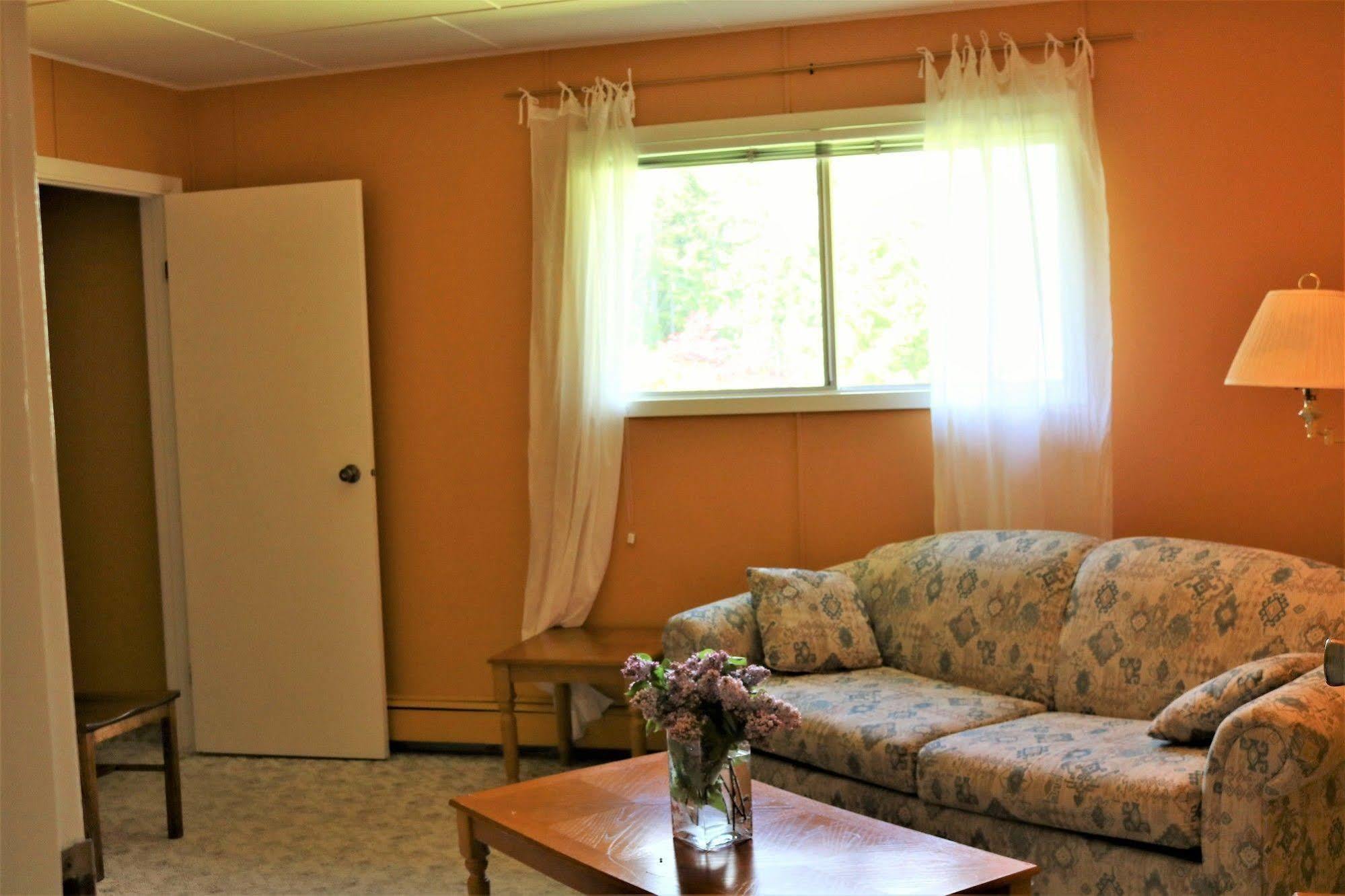Mulvehill Creek Wilderness Inn And Wedding Chapel Revelstoke Exterior foto