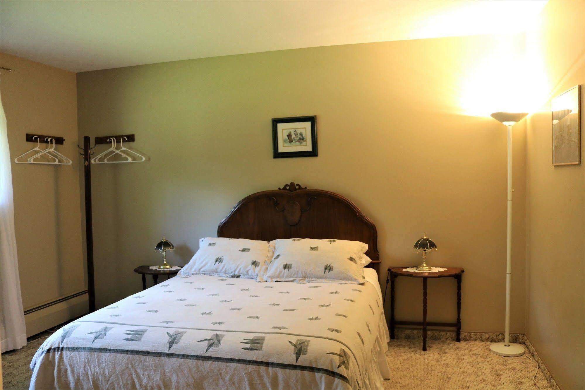 Mulvehill Creek Wilderness Inn And Wedding Chapel Revelstoke Exterior foto